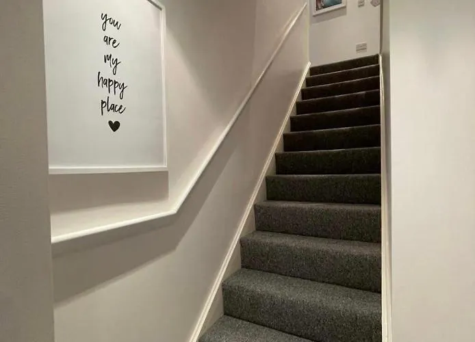 Modern + Secluded 3 Bed, 10 Mins Into City Centre